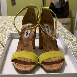 Steve Madden Carson-C yellow suede heels size 5.5